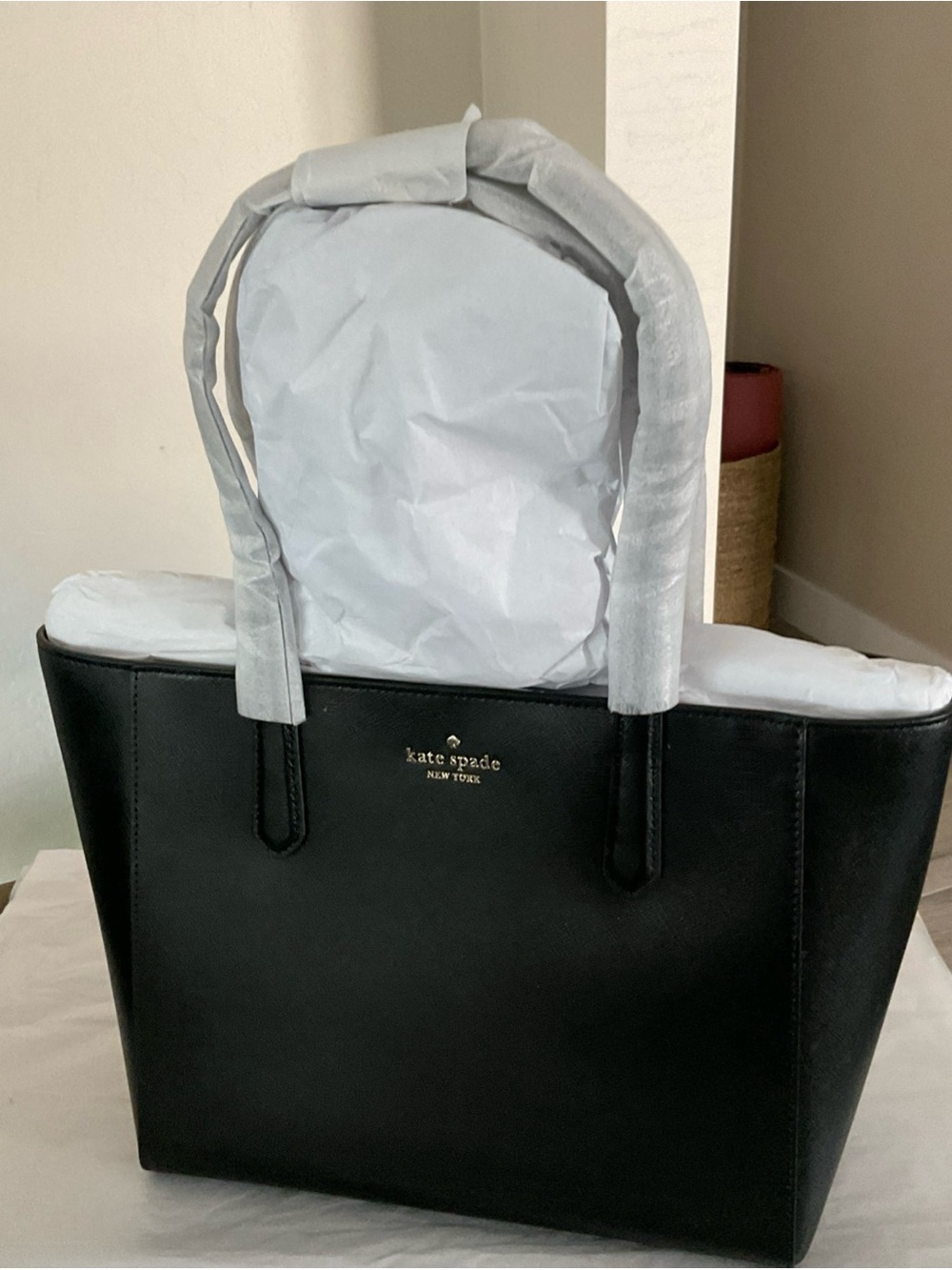 New Kate Spade Staci Medium Tote Saffiano Leather Black KG473